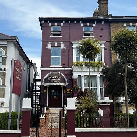 Crompton Guest House Хаунслоу Екстериор снимка