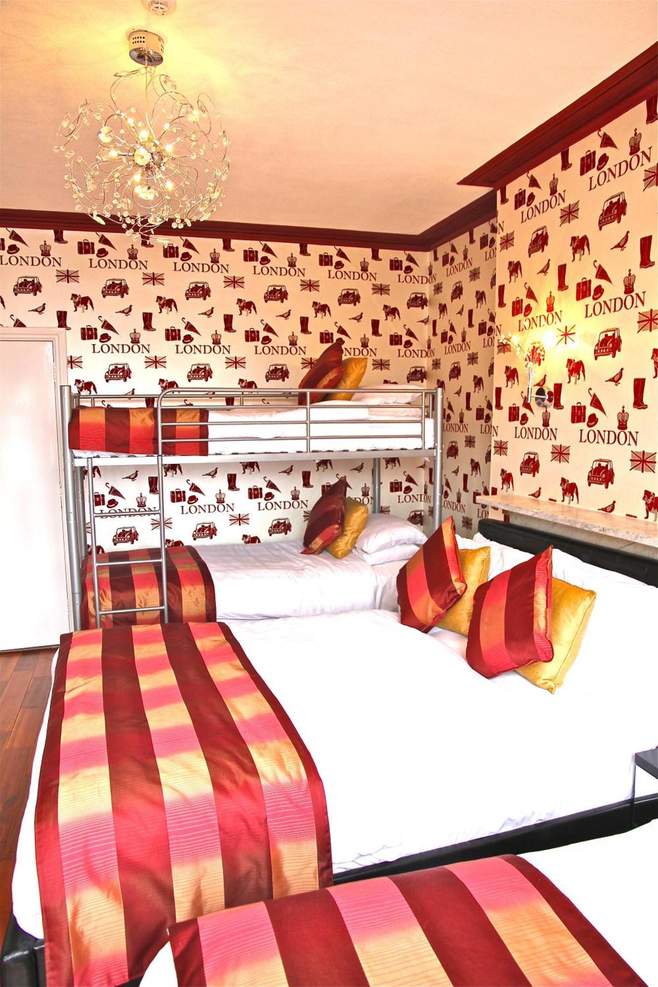Crompton Guest House Хаунслоу Екстериор снимка