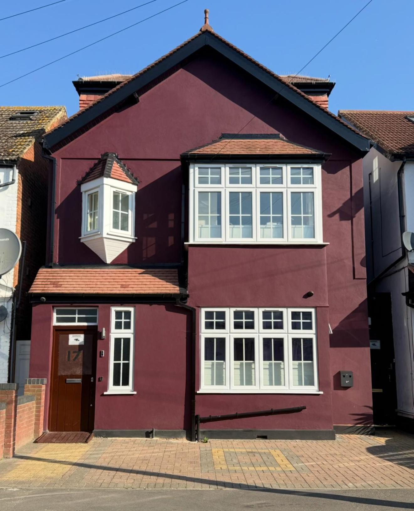 Crompton Guest House Хаунслоу Екстериор снимка